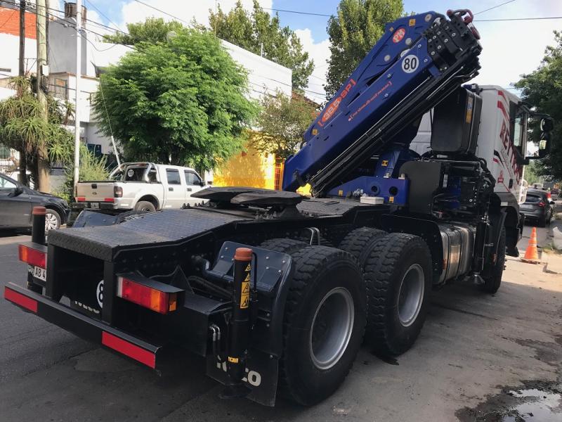 ALQUILER DE CAMIÓN CON HIDROGRÚA DE 38 TONELAMETROS CON SEMIRREMOLQUE (EQ48)